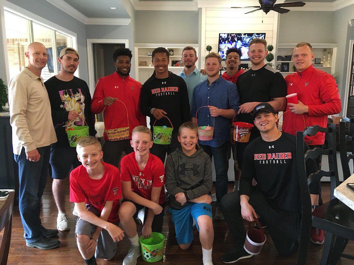 North Texas family keeps giving